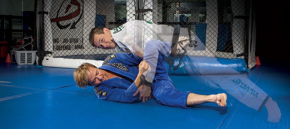 Henry Akins demonstrating jiu-jitsu weight distribution